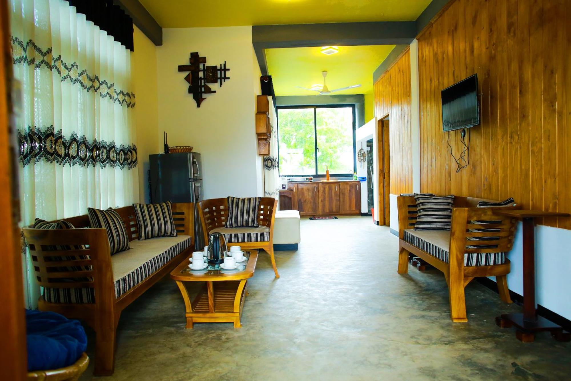 Isindu Sky Lodge ミリッサ エクステリア 写真